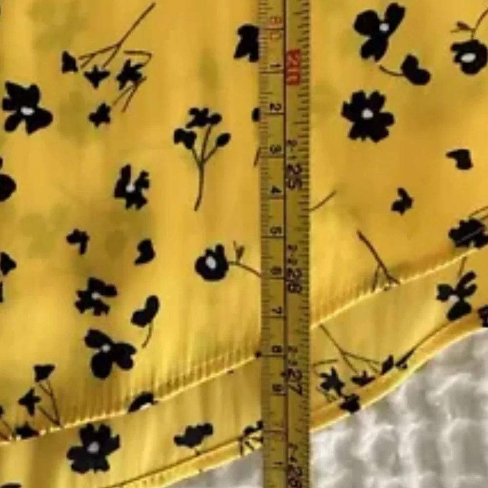 BANANA REPUBLIC  Women's Bright Blouse Top Yellow Short Sleeve Floral‎ Size M